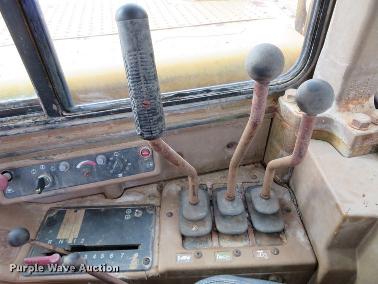 image for item HV9692 1989 Caterpillar 621E  conventional scraper