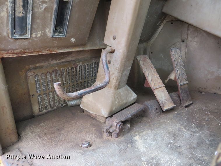 image for item HV9692 1989 Caterpillar 621E  conventional scraper