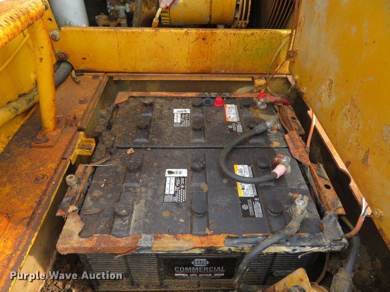 image for item HV9692 1989 Caterpillar 621E  conventional scraper