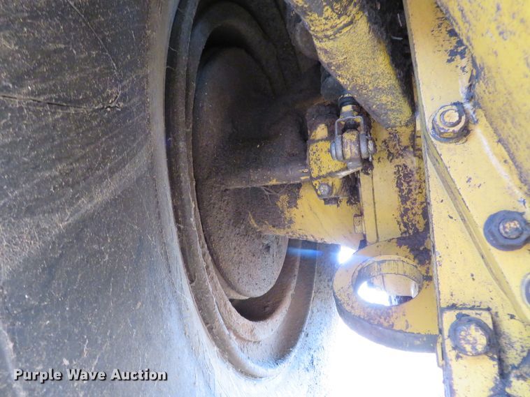 image for item HV9692 1989 Caterpillar 621E  conventional scraper