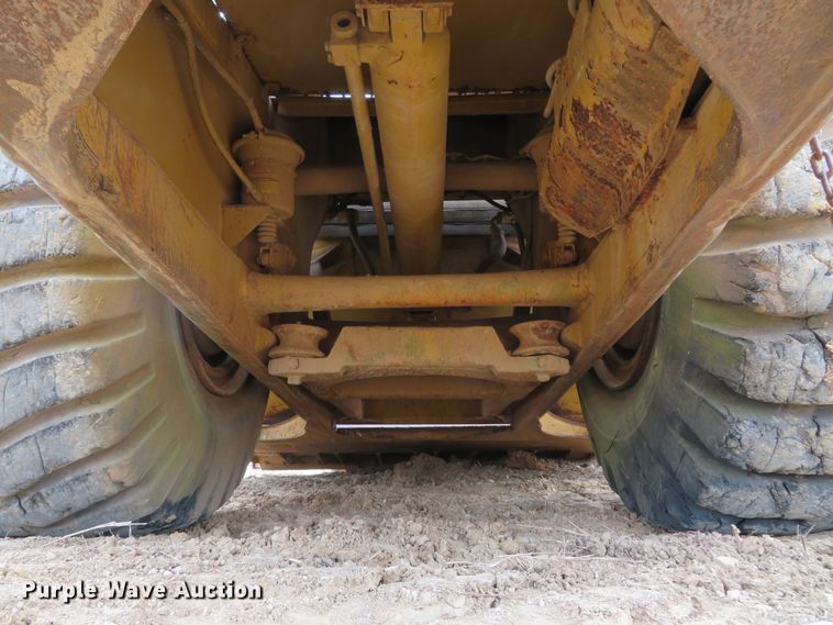 image for item HV9692 1989 Caterpillar 621E  conventional scraper