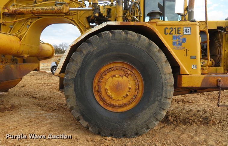 image for item HV9692 1989 Caterpillar 621E  conventional scraper