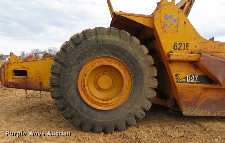 image for item HV9692 1989 Caterpillar 621E  conventional scraper