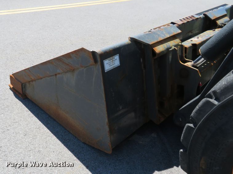 image for item HV9718 2015 Case SV280  skid steer loader