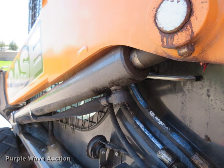 image for item HV9718 2015 Case SV280  skid steer loader