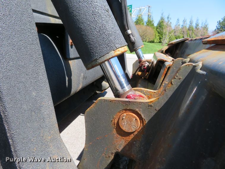 image for item HV9718 2015 Case SV280  skid steer loader