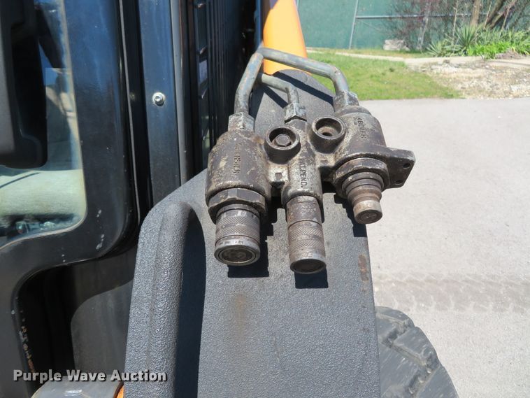 image for item HV9718 2015 Case SV280  skid steer loader