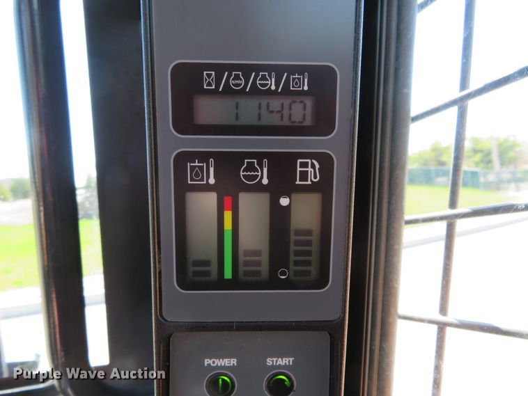 image for item HV9718 2015 Case SV280  skid steer loader