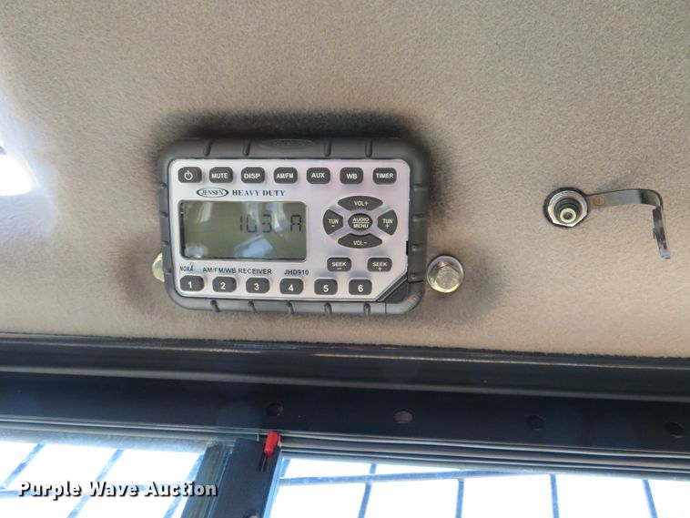 image for item HV9718 2015 Case SV280  skid steer loader