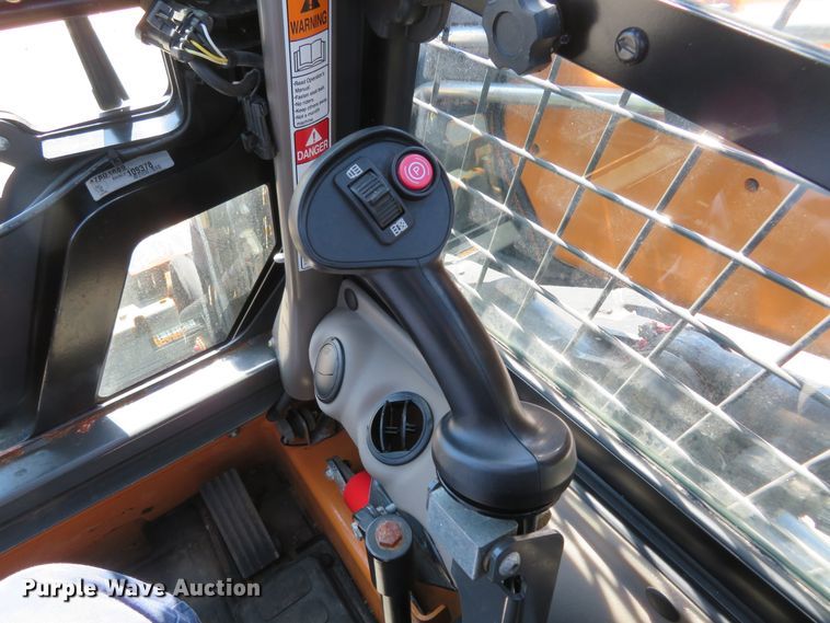 image for item HV9718 2015 Case SV280  skid steer loader