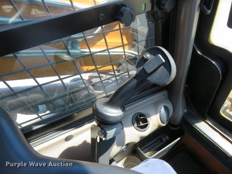 image for item HV9718 2015 Case SV280  skid steer loader