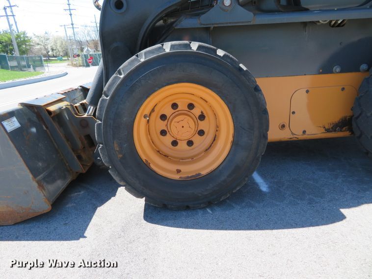 image for item HV9718 2015 Case SV280  skid steer loader