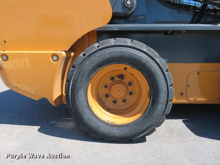 image for item HV9718 2015 Case SV280  skid steer loader