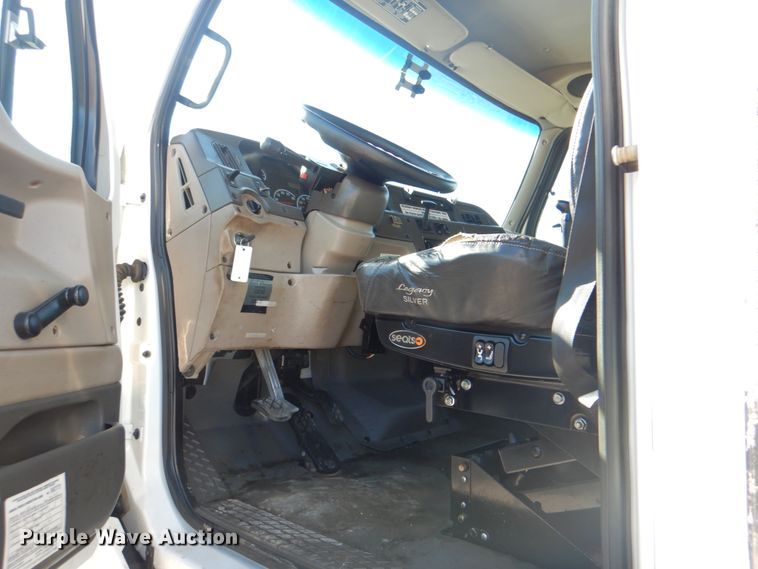 image for item HX9186 2006 Sterling L-Line  crane truck