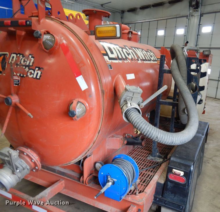 image for item IA9486 2010 Ditch Witch FX60  vacuum excavator