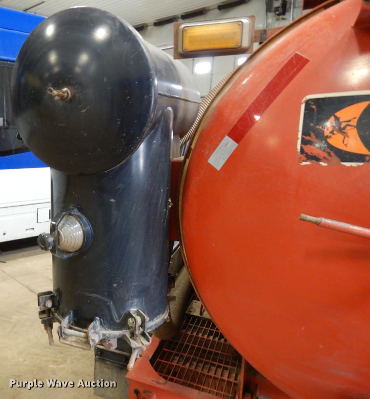 image for item IA9486 2010 Ditch Witch FX60  vacuum excavator