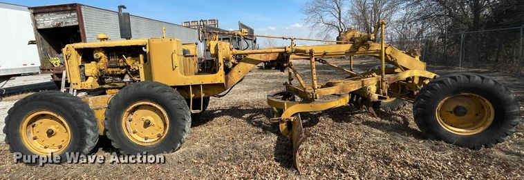 image for item II9269 Caterpillar 12  rigid frame motor grader