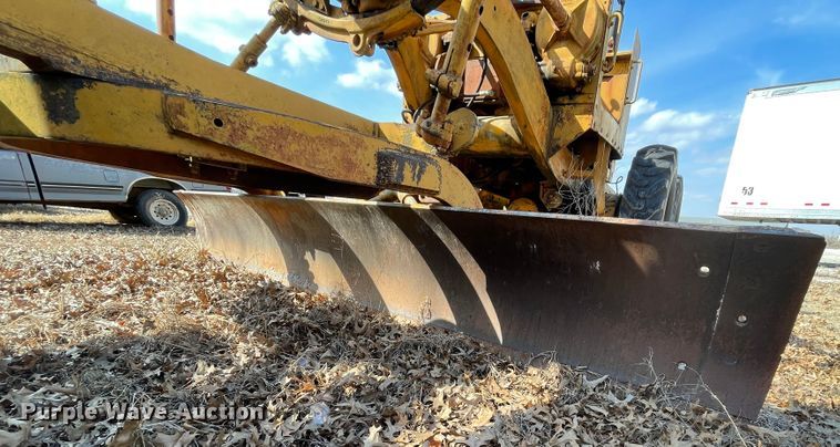 image for item II9269 Caterpillar 12  rigid frame motor grader