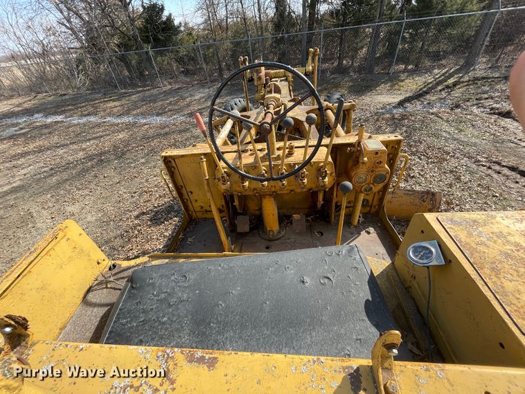 image for item II9269 Caterpillar 12  rigid frame motor grader