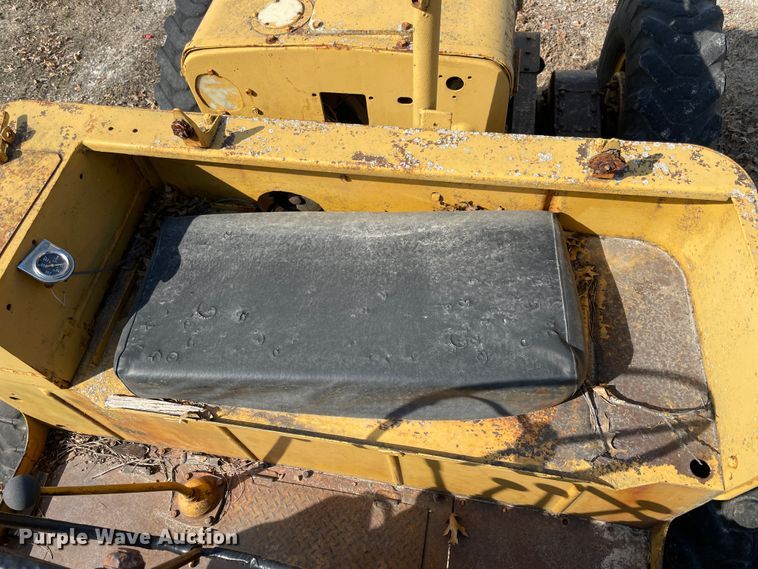 image for item II9269 Caterpillar 12  rigid frame motor grader