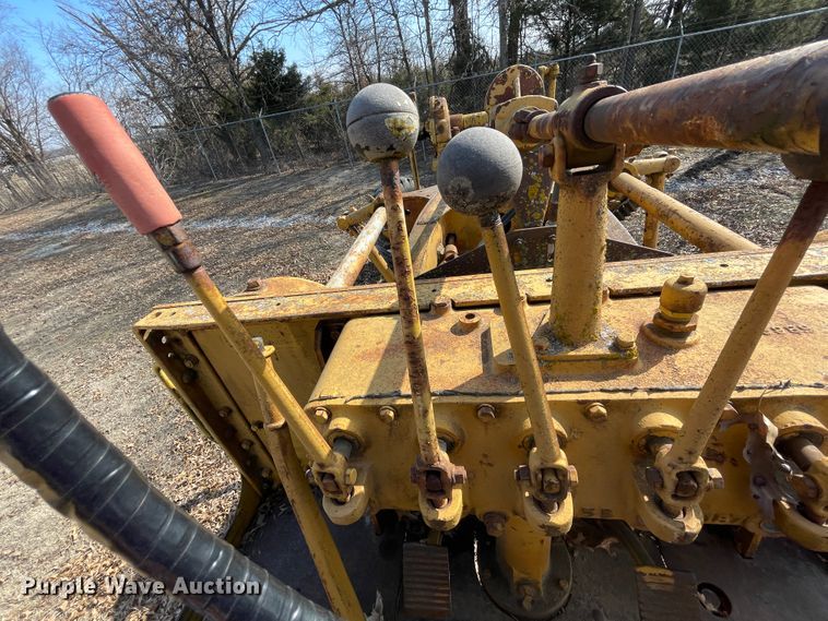 image for item II9269 Caterpillar 12  rigid frame motor grader