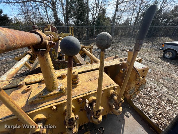 image for item II9269 Caterpillar 12  rigid frame motor grader