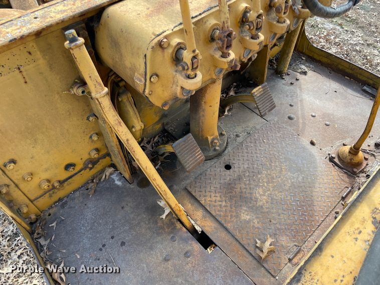 image for item II9269 Caterpillar 12  rigid frame motor grader
