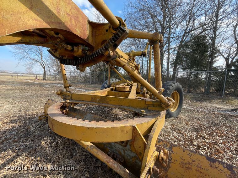 image for item II9269 Caterpillar 12  rigid frame motor grader