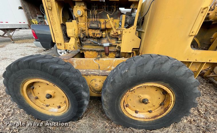 image for item II9269 Caterpillar 12  rigid frame motor grader