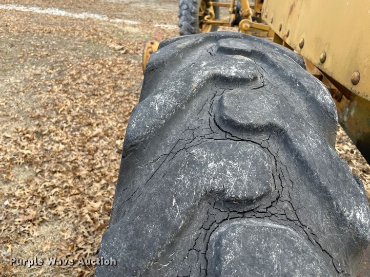 image for item II9269 Caterpillar 12  rigid frame motor grader