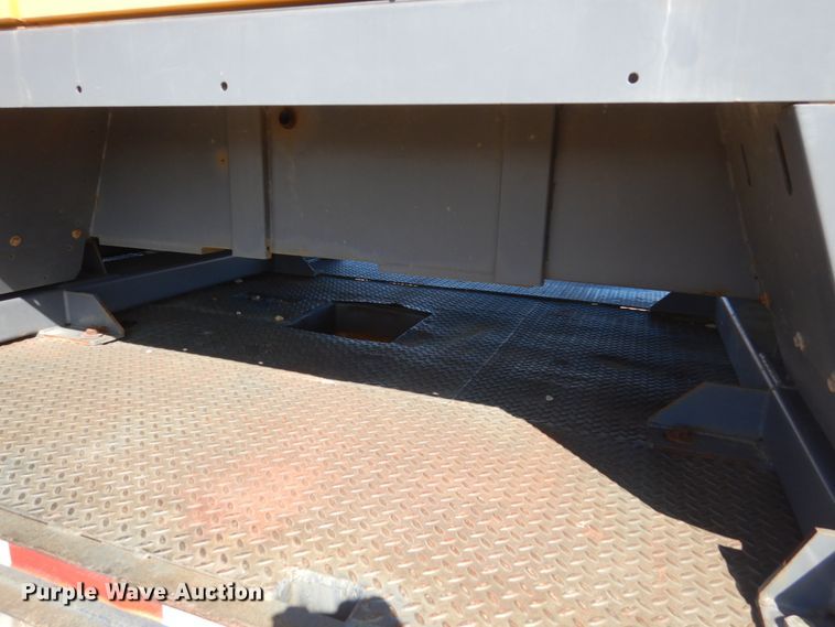 image for item IK9968 2011 Atlas Copco XRVS1000CD6  air compressor