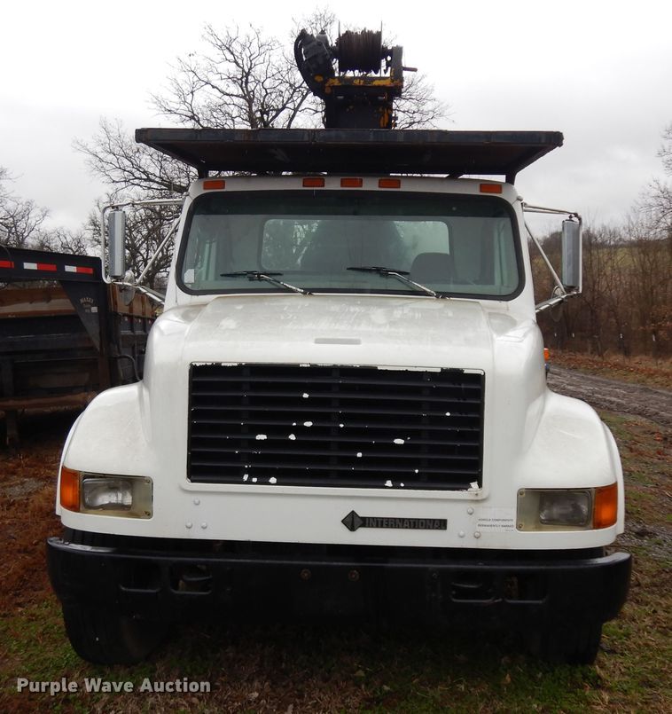 image for item IP9103 1998 International 4700  crane truck