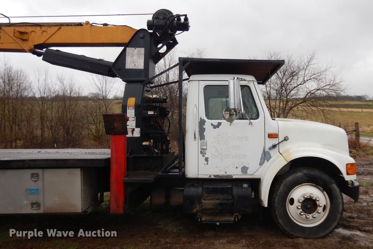 image for item IP9103 1998 International 4700  crane truck