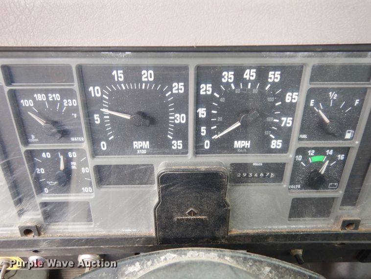 image for item IP9103 1998 International 4700  crane truck