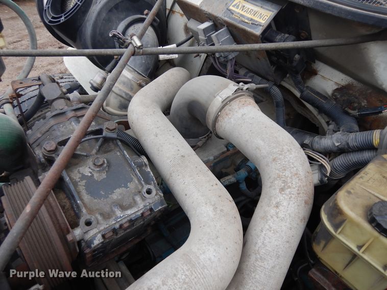 image for item IP9103 1998 International 4700  crane truck