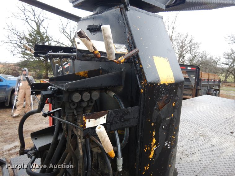 image for item IP9103 1998 International 4700  crane truck