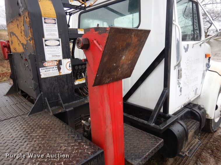 image for item IP9103 1998 International 4700  crane truck