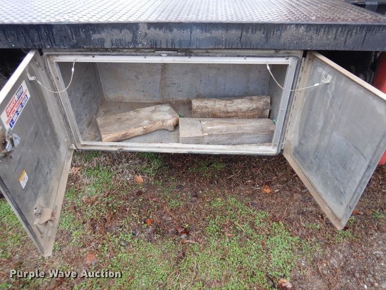 image for item IP9103 1998 International 4700  crane truck