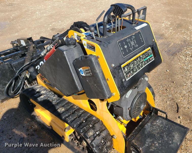 image for item IQ9059 Boxer 320  compact utility loader