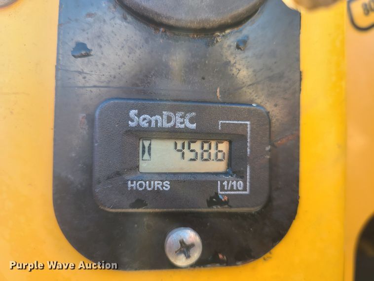 image for item IQ9059 Boxer 320  compact utility loader