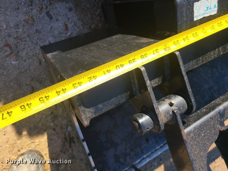 image for item IQ9059 Boxer 320  compact utility loader