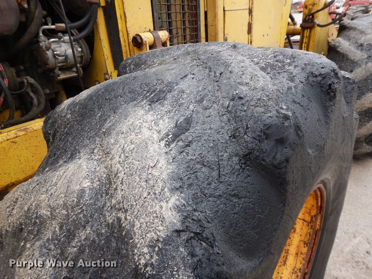 image for item IR9749 1981 Hydro Ax 700  mulcher