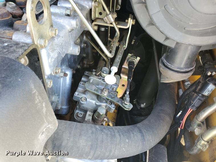 image for item IX9146 2005 Caterpillar 252B  skid steer loader