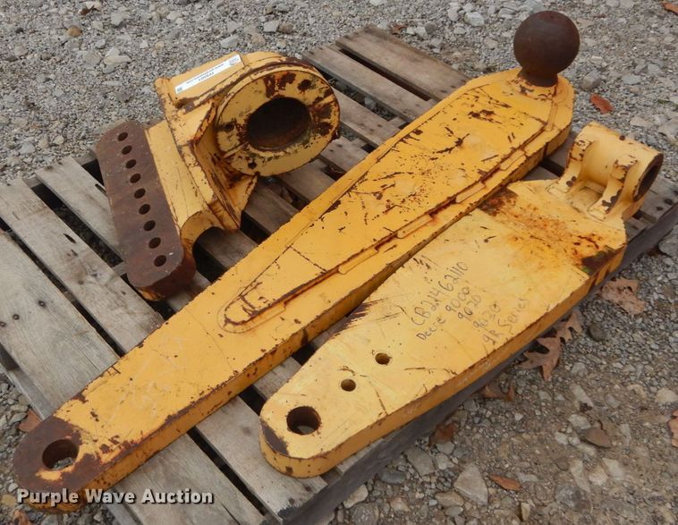 image for item IY9501 John Deere scraper hitch