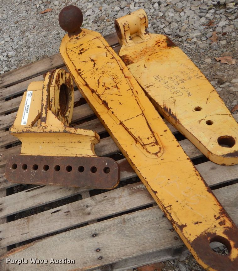John Deere scraper hitch in Mount Vernon, IN Item IY9501 sold