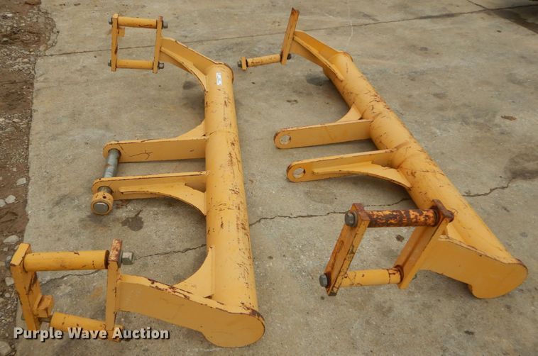 image for item IY9502 John Deere CB21462078 scraper push bar