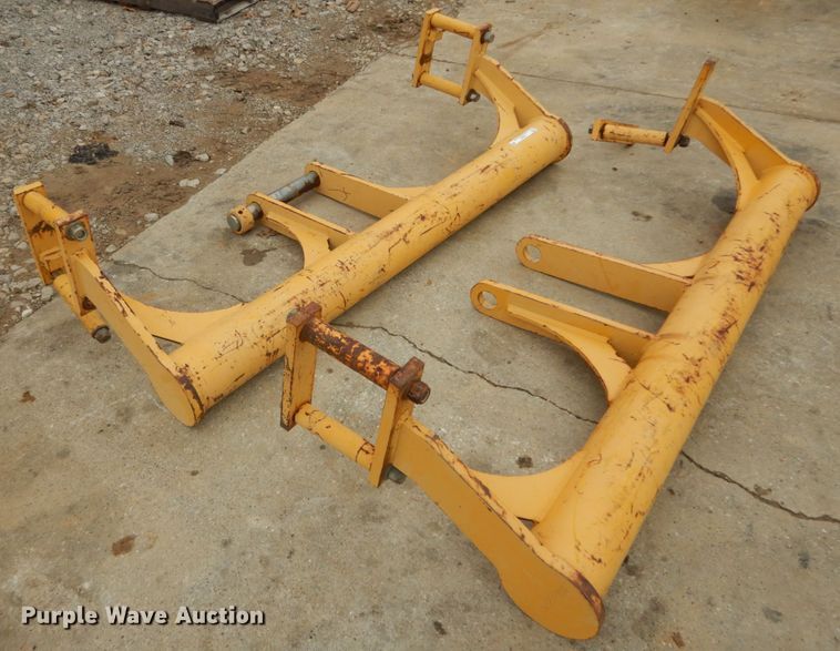 image for item IY9502 John Deere CB21462078 scraper push bar