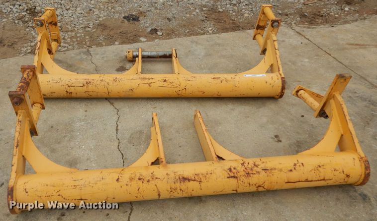 image for item IY9502 John Deere CB21462078 scraper push bar