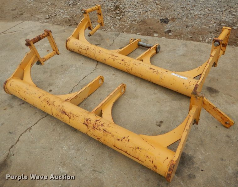 image for item IY9502 John Deere CB21462078 scraper push bar