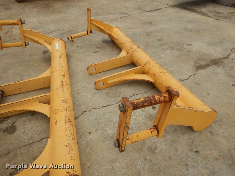 image for item IY9502 John Deere CB21462078 scraper push bar